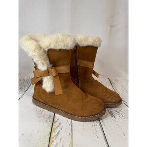 Magellan Outdoors Boots Size 2Y